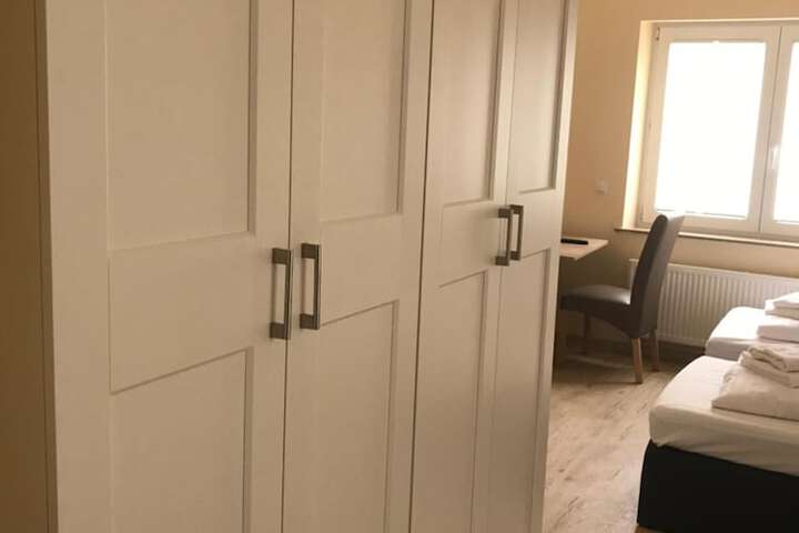 Room 3 of 62