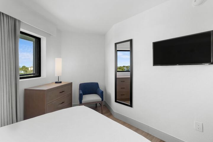 Room 40 of 218