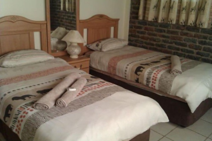 Room 4 of 28