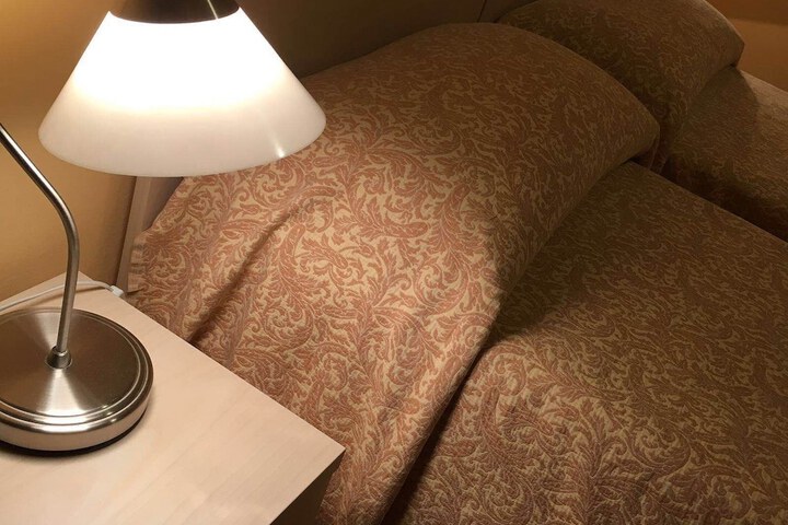 Room 6 of 38