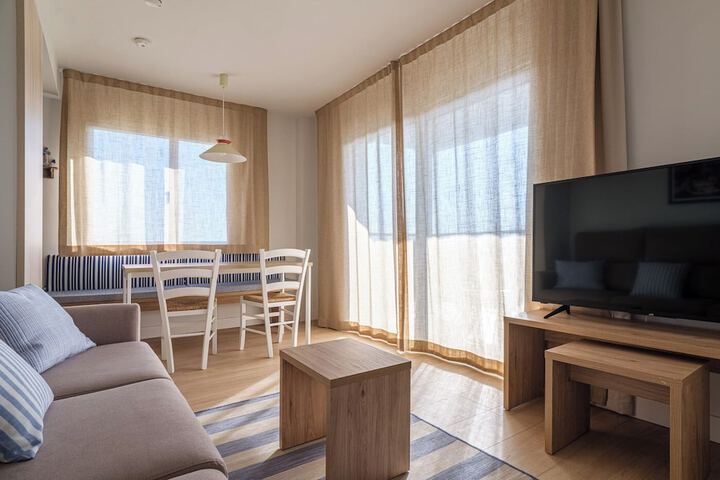 Room 8 of 22