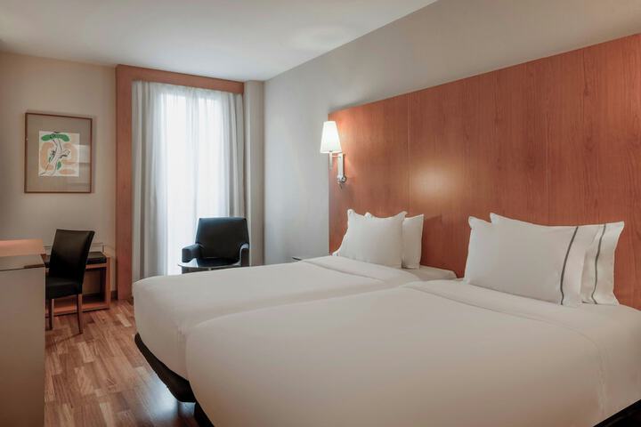 Room 13 of 39
