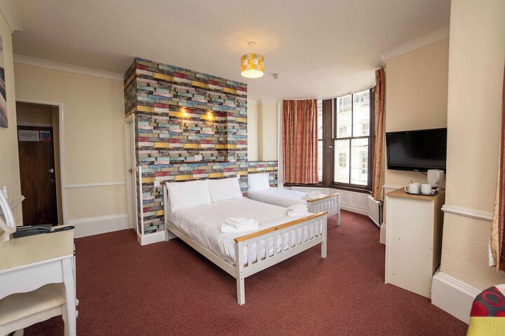 Room 11 of 74