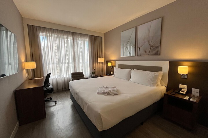 Room 21 of 74