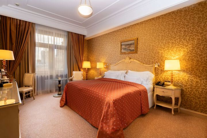 Room 98 of 339