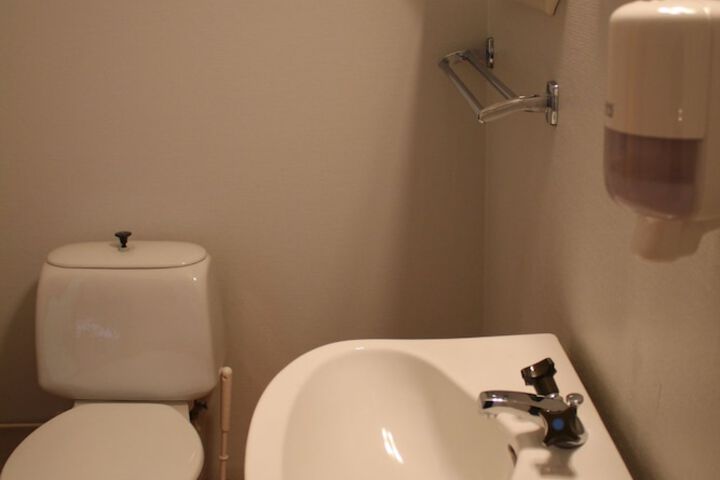 Room 17 of 45