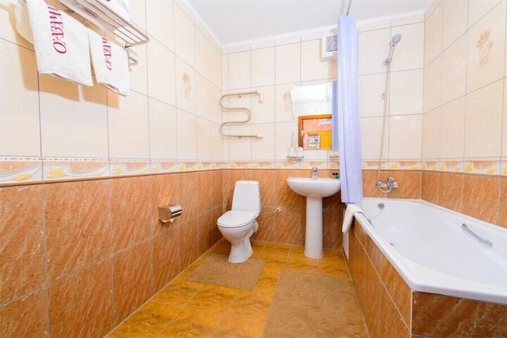 Room 18 of 23