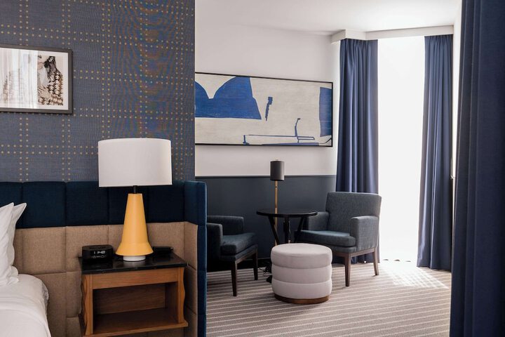 Room 33 of 90
