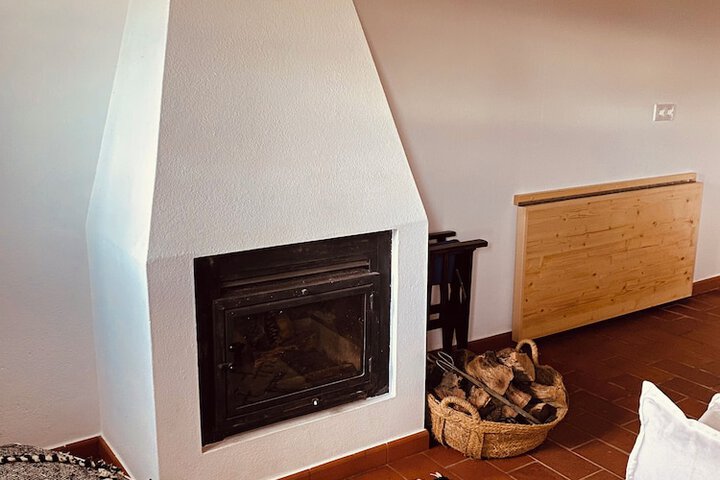 Room 9 of 18