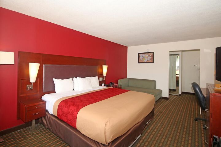 Room 5 of 17