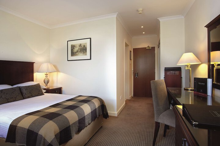 Room 15 of 100