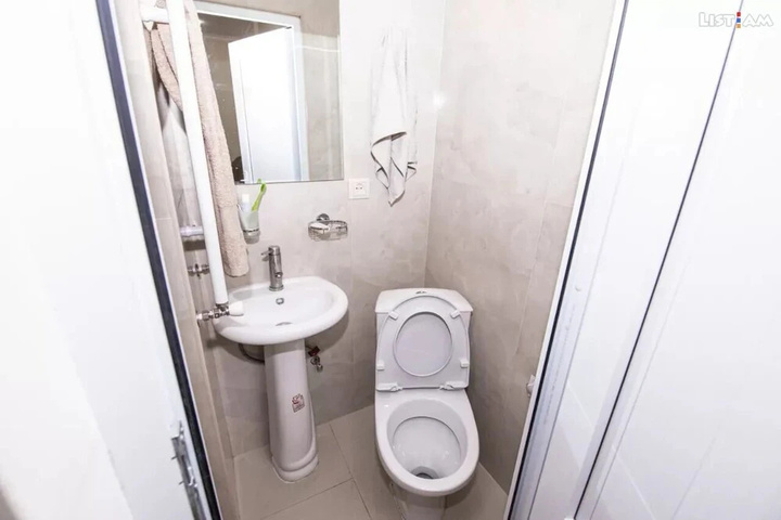 Room 8 of 14
