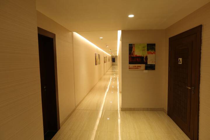 Ballroom/Hall 22 of 37