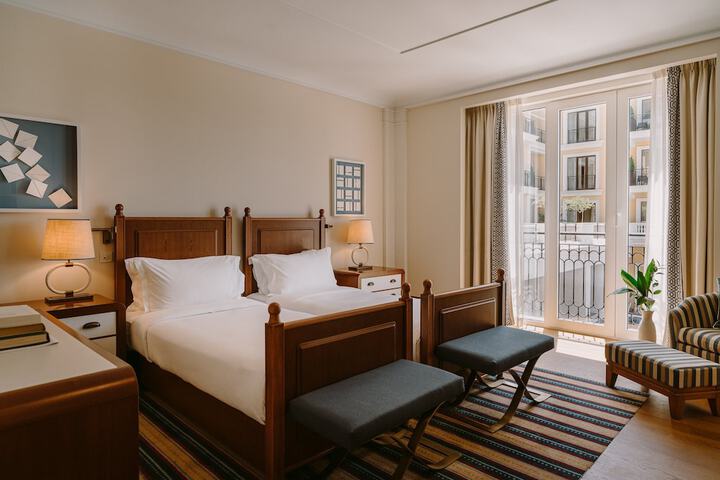 Room 25 of 232