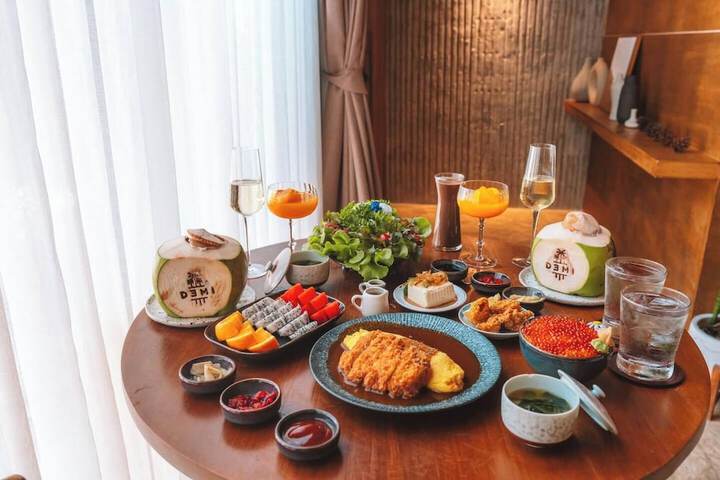 Breakfast/Coffee Service 169 of 254