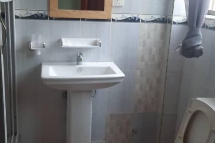 Room 12 of 23