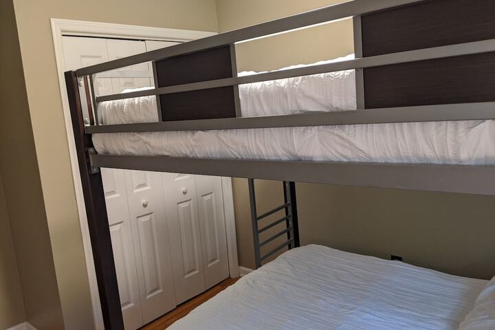 Room 8 of 37