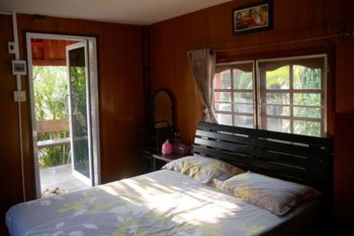 Room 16 of 33