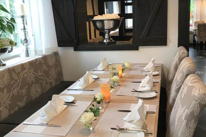Dining 64 of 77