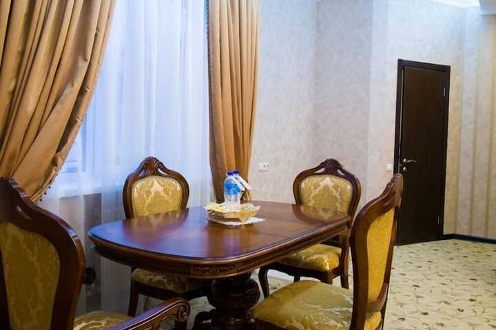 Room 48 of 143