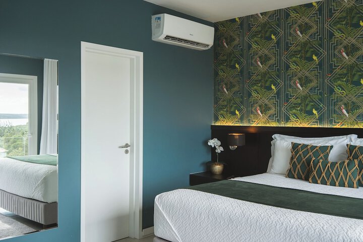 Room 2 of 69
