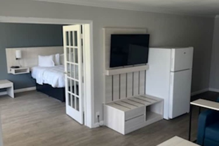 Standard | King Bed (10 of 16)