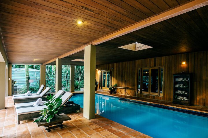 Hotel Pool