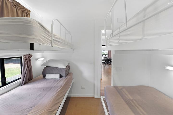 Room 6 of 39