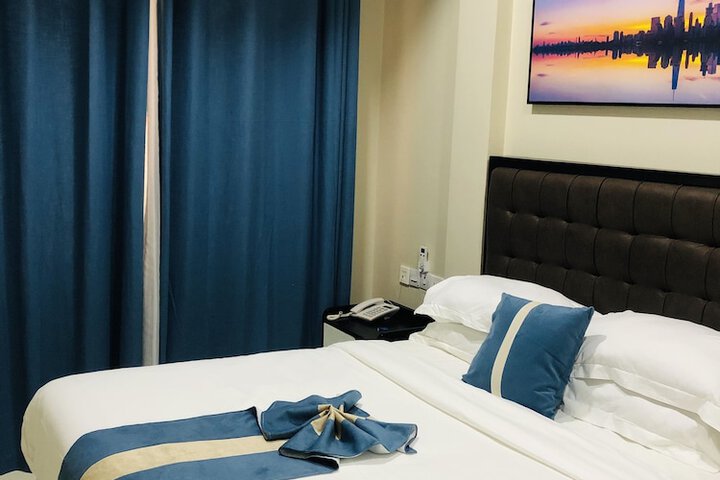 Room 8 of 15