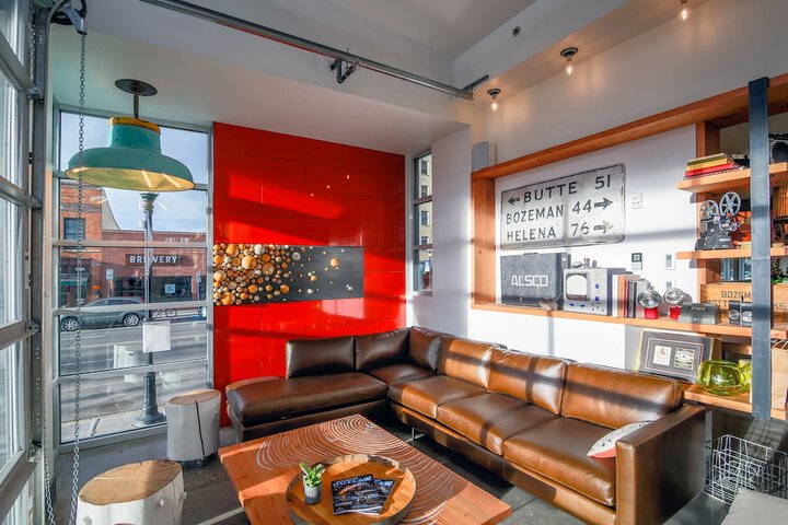 Entrance & Lobby