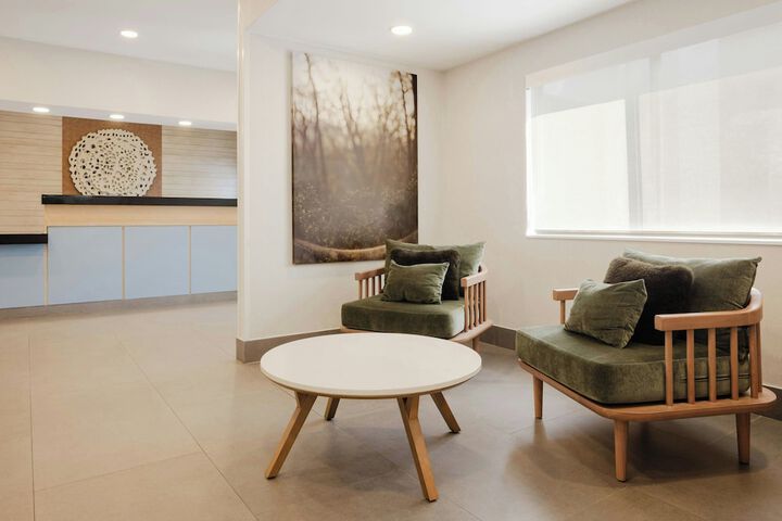 Guest Lobby