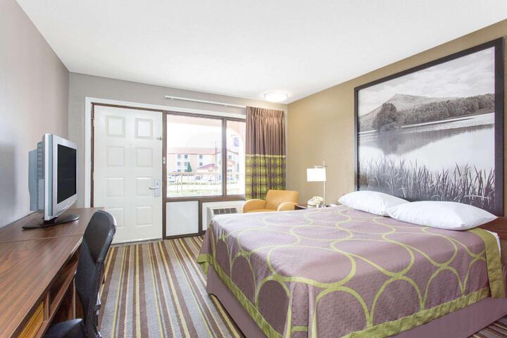 1 Double Bed (2 of 11)