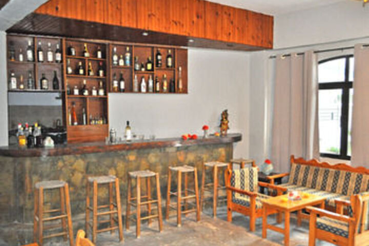 Lounge 20 of 29