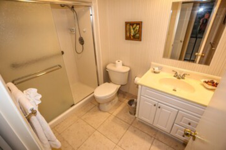 Room 5 of 18