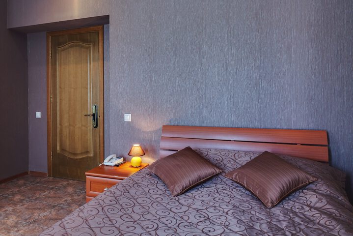Room 10 of 170