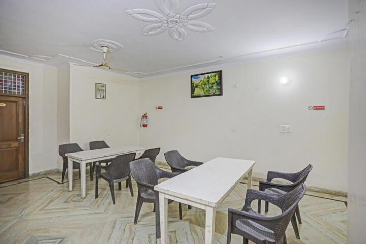 Hotel O antariksh paradise