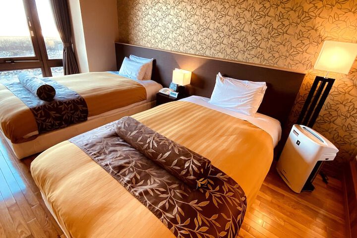 Room 12 of 35