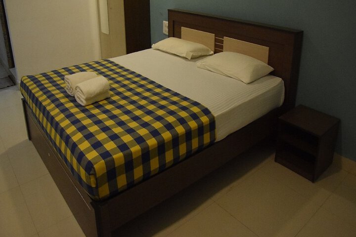 Room 9 of 16