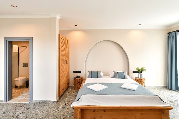 Room 8 of 32