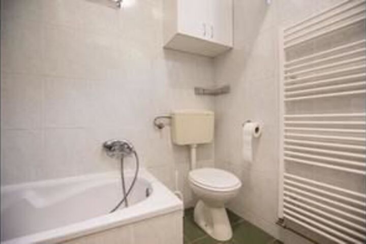 Room 2 of 17