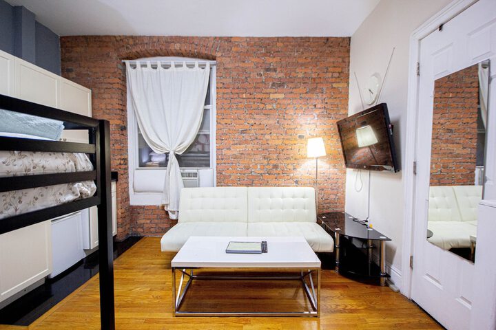 Room 19 of 121