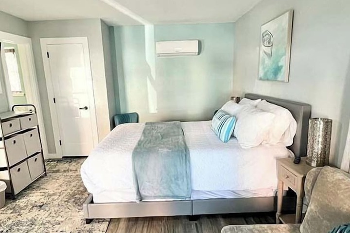 Room 70 of 100