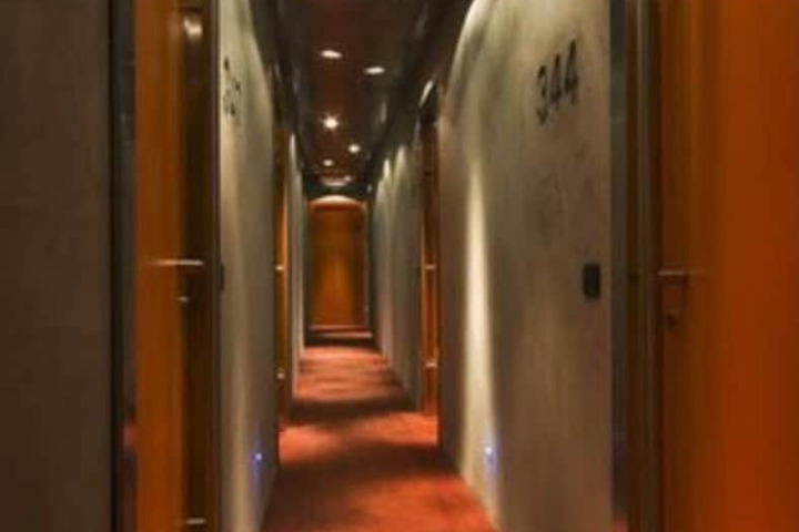 Ballroom/Hall 80 of 92