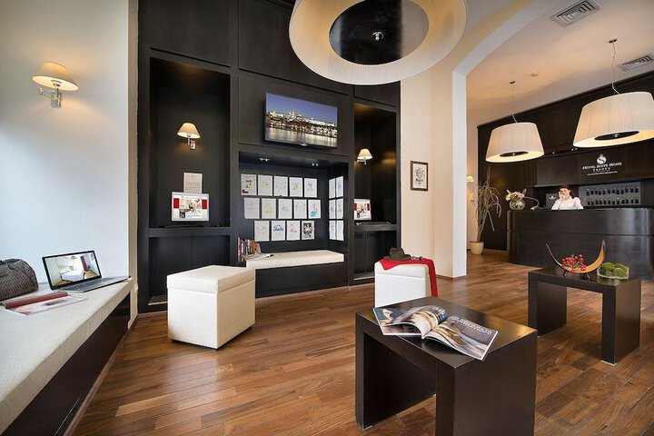 Guest Lobby