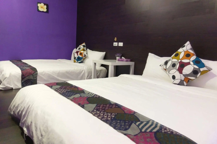 Room 4 of 11