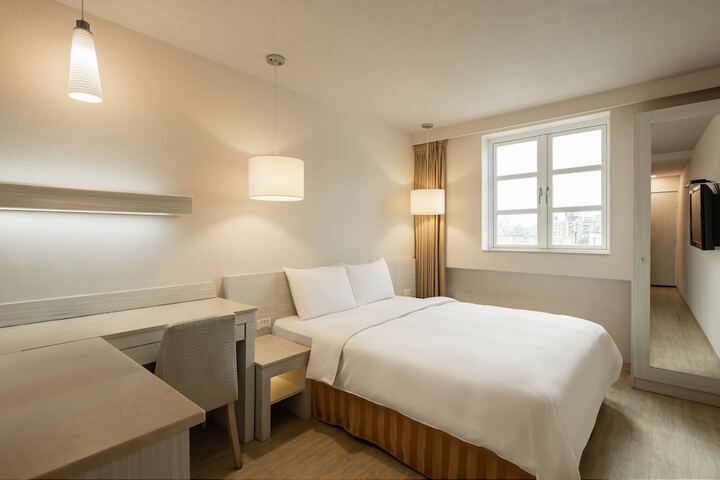 Room 8 of 24
