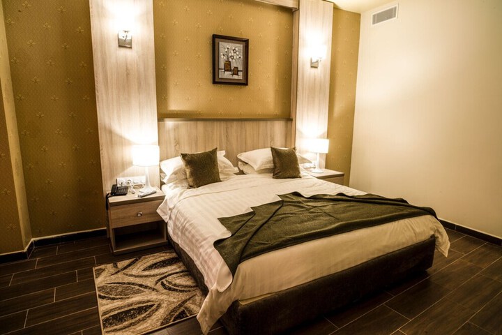 Room 5 of 21