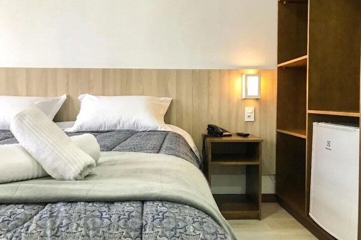 Room 5 of 43