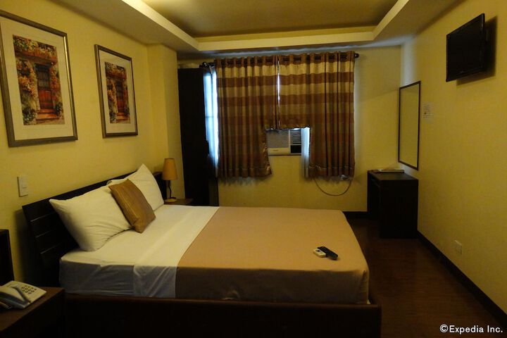 Room 11 of 37