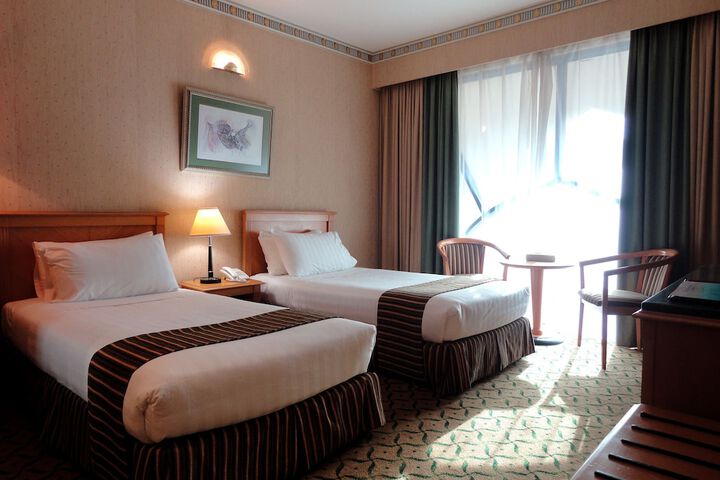 Room 13 of 71